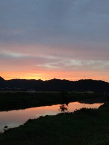 出石川の夕景